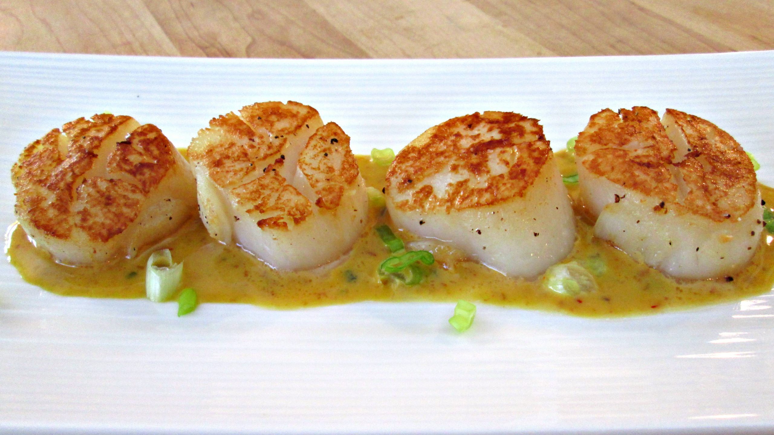 Scallops With Saffron Sauce - Poor Man's Gourmet Kitchen